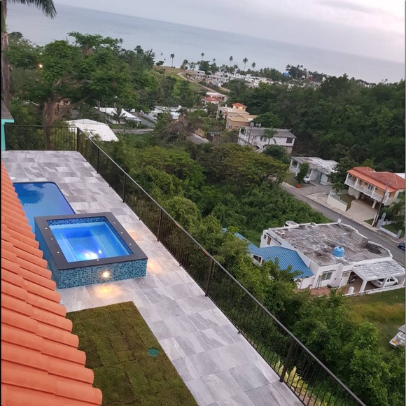 Meet your Posher - Picture 6 of 9